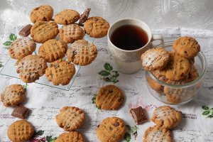 Desert fursecuri cu unt de arahide si ciocolata
