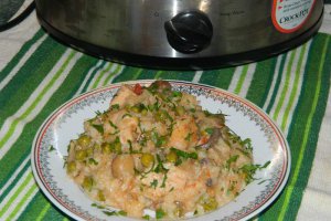 Orez cu piept de pui, mazare si ciuperci la slow cooker Crock-Pot