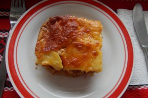 Cea mai buna reteta de musaca de cartofi felii si carne de porc