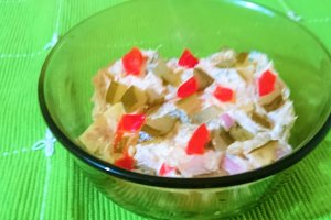 Salata cu hering si pastrav afumat