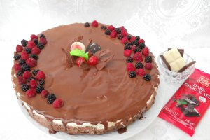 Desert tort cu trei straturi de ciocolata