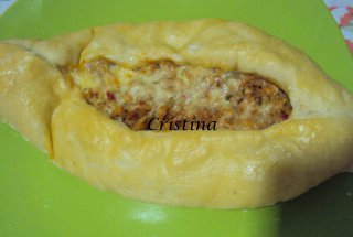 Aperitiv pide -placinta cu carne