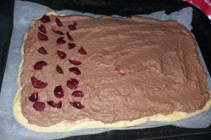 Desert prajitura fara zahar cu visine si nuca