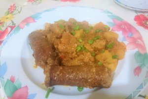 Tocana de cartofi cu carnat si carne de porc