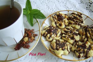 Fursecuri cu cardamom si alune