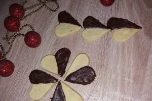 Desert biscuiti inimioare cu ciocolata