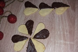 Desert biscuiti inimioare cu ciocolata