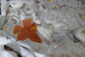 Desert tort cu crema de iaurt si fructe ( din compot )