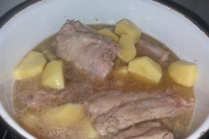Mancare de mazare cu costita