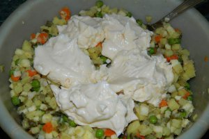 Salata de legume cu maioneza