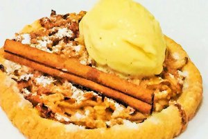 Desert mini tarte cu mere