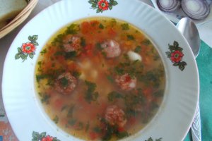 Ciorba de fasole uscata, cu carnat afumat