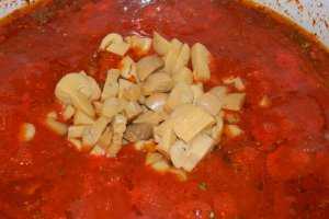 Tagliatelle cu chiftelute, ciuperci si porumb