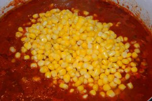 Tagliatelle cu chiftelute, ciuperci si porumb