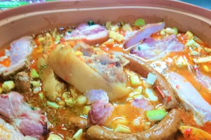 Fasole boabe cu jambon si piept afumat- la vas roman