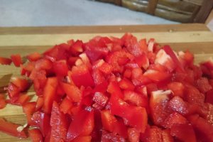 Fasole boabe cu jambon si piept afumat- la vas roman