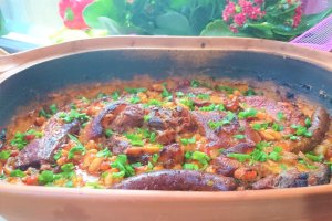 Fasole boabe cu jambon si piept afumat- la vas roman