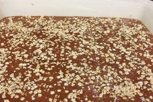 Desert prajitura lipicioasa cu banane si cacao