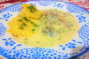 Tocanita ardeleneasca de porc, cu carnati afumati