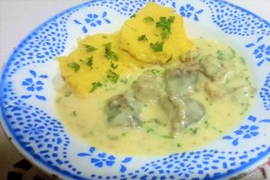 Tocanita ardeleneasca de porc, cu carnati afumati