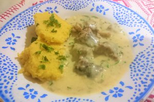 Tocanita ardeleneasca de porc, cu carnati afumati