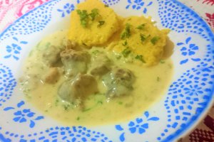 Tocanita ardeleneasca de porc, cu carnati afumati