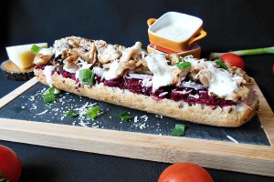 Sandwich cu pui si sfecla