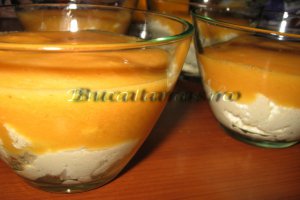 Crema de mascarpone cu piersici