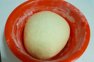 Chifle umplute cu masline si parmezan