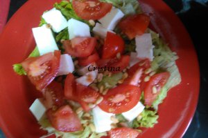 Salata cu seminte de pin