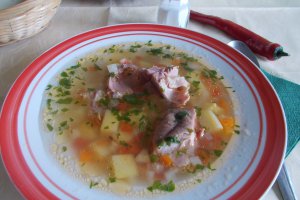 Ciorba de legume cu ciolan afumat