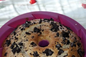 Desert chec cu albusuri si biscuiti Oreo