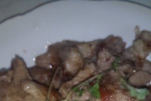 Friptura de porc la tigaie si garnitura de napi prajiti
