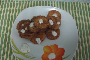 Dovlecei pane cu sos de usturoi