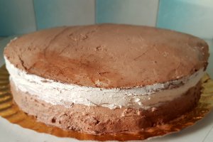 Desert tort cu crema de castane si ciocolata