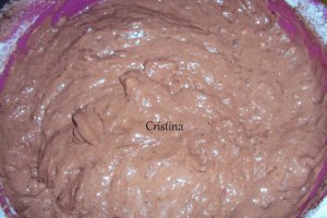 Desert prajitura cu crema de vanilie si ciocolata