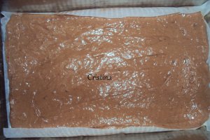 Desert prajitura cu crema de vanilie si ciocolata