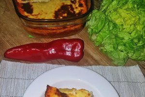 Musaca cu sos bechamel