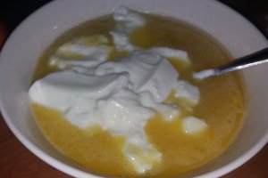 Desert placinta cu iaurt si sirop de portocale