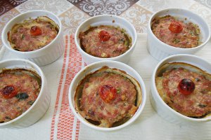 Mini checuri din carne cu mozzarella