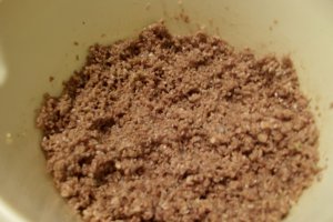 Desert tarta cu ciocolata si blat din granola