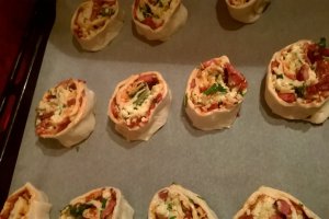 Pizza rolls