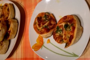 Pizza rolls
