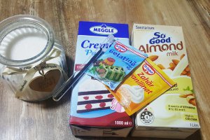 Desert Panna Cotta cu vanilie si gem