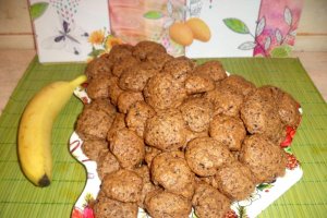 Desert cookies cu banane, unt de arahide si fulgi de ciocolata