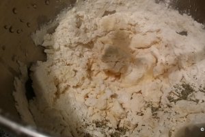 Aperitiv tarta cu ceapa si oregano