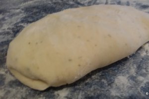 Aperitiv tarta cu ceapa si oregano