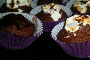 Desert muffins cu ciocolata si nuga