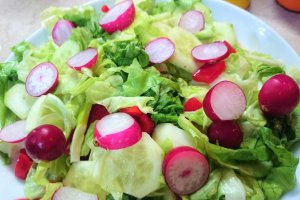 Pulpe cu ciuperci si salata