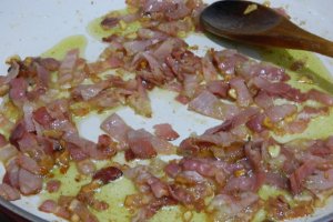 Fusilli integrali cu bacon si mazare